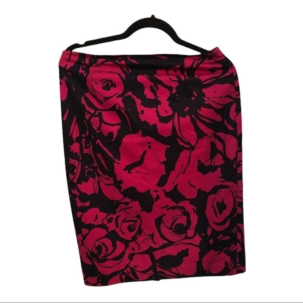 Express Women’s pink and black floral pencil skirt size 4